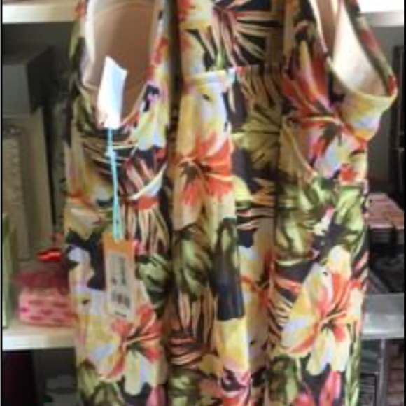 NWT Tankini Two Piece Swimsuit Target Brand Flowered Gray Bottom Plus Size 18-20 - Picture 2 of 4